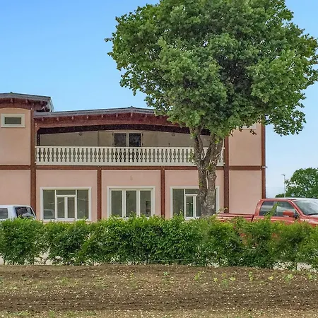 Gorgeous In Lecce Nei Marsi